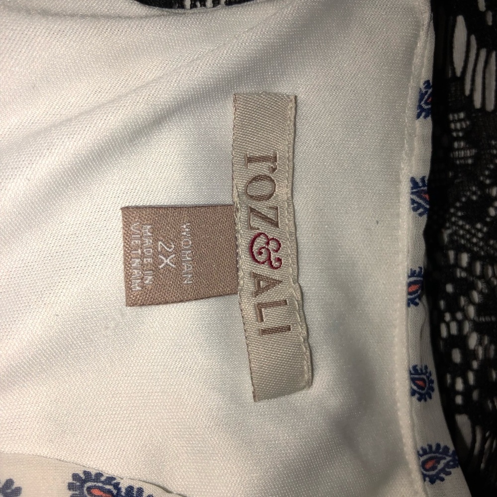 Blouse - Picture 3 of 3